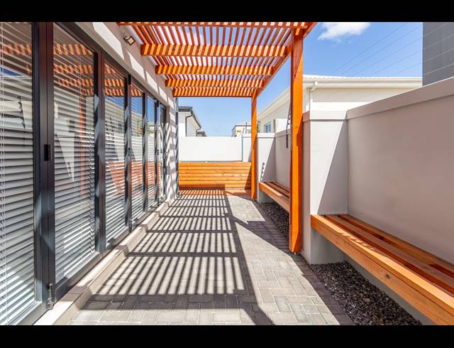 3 BEDROOM FREEHOLD FOR SALE IN PARKLANDS NORTH